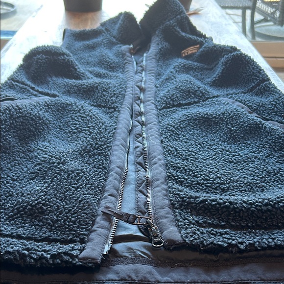 L.L. Bean Long Length Women's Medium Black Fleece Vest - Picture 3 of 4